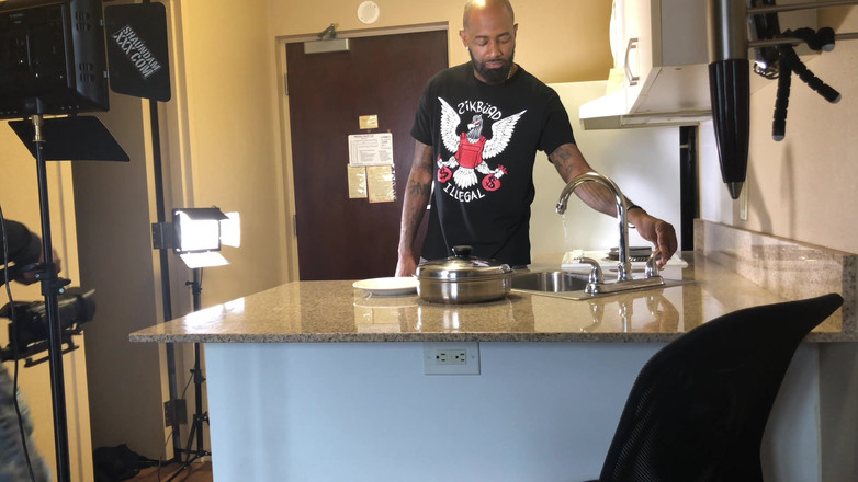 Shaundam: Bts dalam Fire up Makan malam