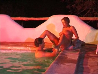 Lucky Cooch: 夜遅くにセックスをしているホットカップル