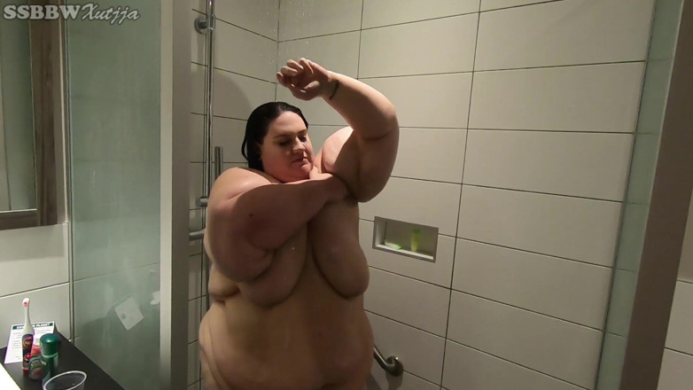 Xutjja: Super-super Obese Fatty Showers