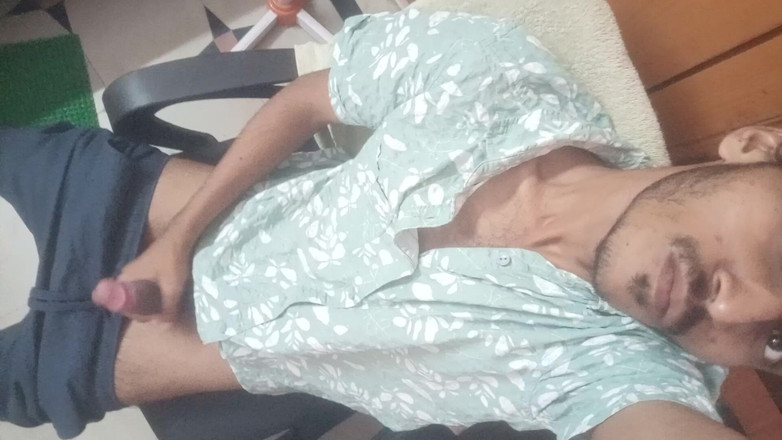 Suhas: 南インドの少年による真夜中のオナニー