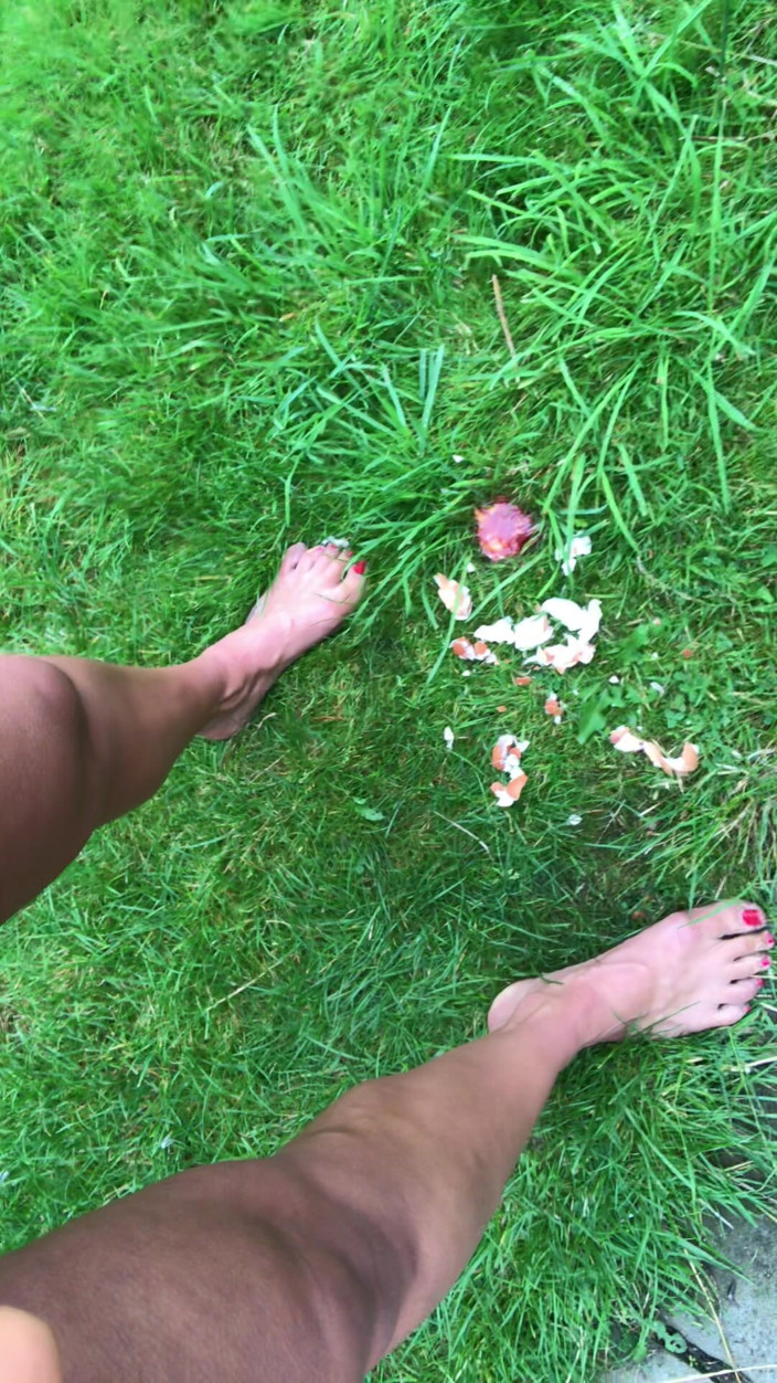 CALLIE ROKS: Clean My Mud Dirty Feet Slave