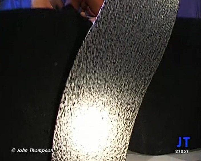 GGG John Thompson Classic Retro: Горячая Крошка Заглатывает Несколько Членов В Диком Гэнгбэнг-фесте Спермы