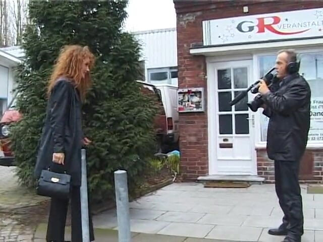 Lucky Cooch: Mora di classe intervistata per strada in video vintage tedesco