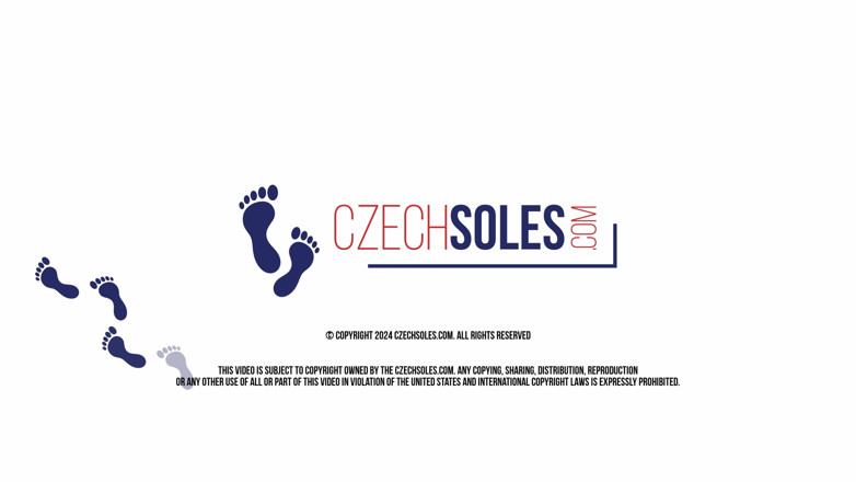 Czech Soles - foot fetish content: Сеанс боксу красуні з Перемогою позує