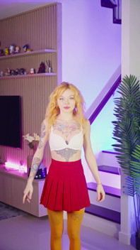 Perfect Time for This Cosplay