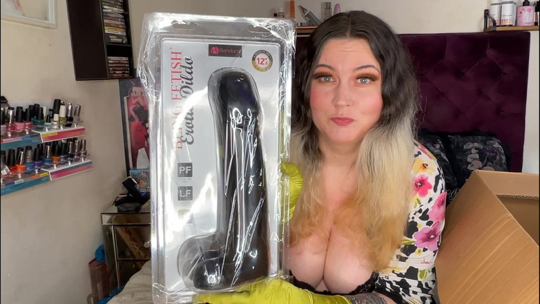 MissFFW: Smutsig hora unboxing hennes nya leksaksval