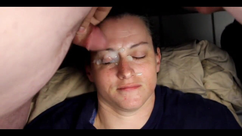 Dirty Dees: Enorme explosión facial casera justo en sus ojos!
