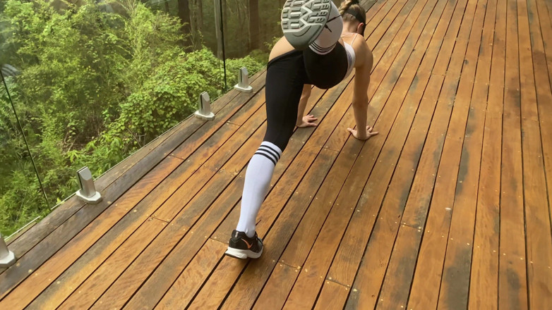Secret Crush: SecretCrush4k - Fit teen in yoga pants work out squats fucks...
