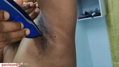 Sexy řezání mé kundičky chlupaté a podpaží vlasy