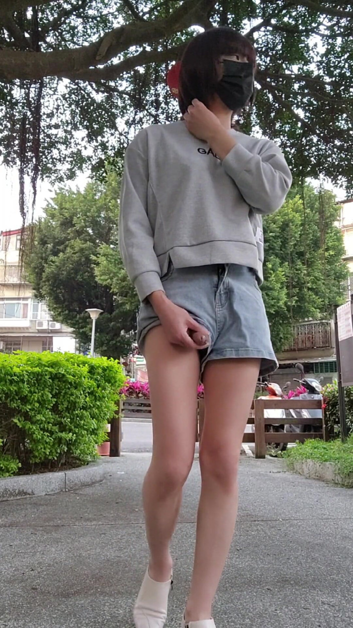 Taiwancdgirl: Rád ukazuji své tělo venku