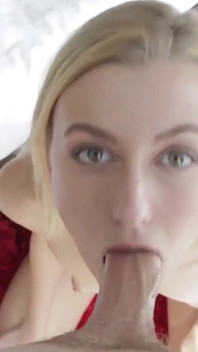 Entediada pequena meia-irmã Alexa Grace pega se masturbando