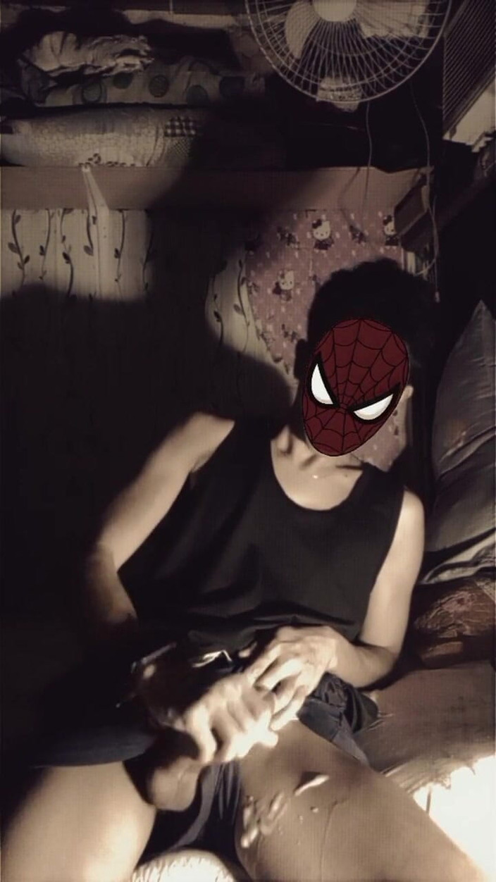 SunflowerBaby: Masturbujte, zatímco sám v místnosti