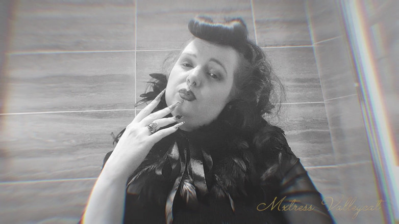Mxtress Valleycat: Vape Cloud Oblivion