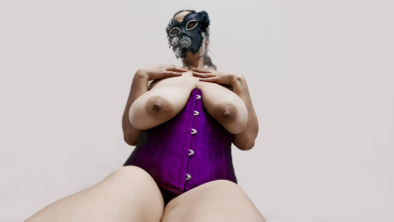 VeeVee Vixen: Guardami oscillare le mie mammelle veloce e duro