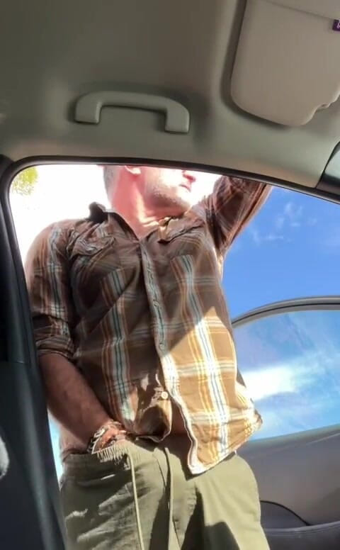 Daddybearvlc: 자동차 타기에 오고 싶으시나요? 또는 차에 나를 타고?