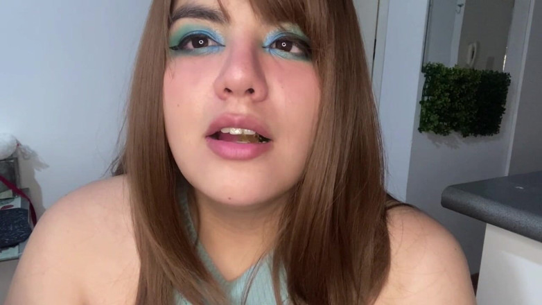 Isabelle Myers BBW: Velká kráska líže gumové medvědy