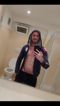 Bathroom Muscular