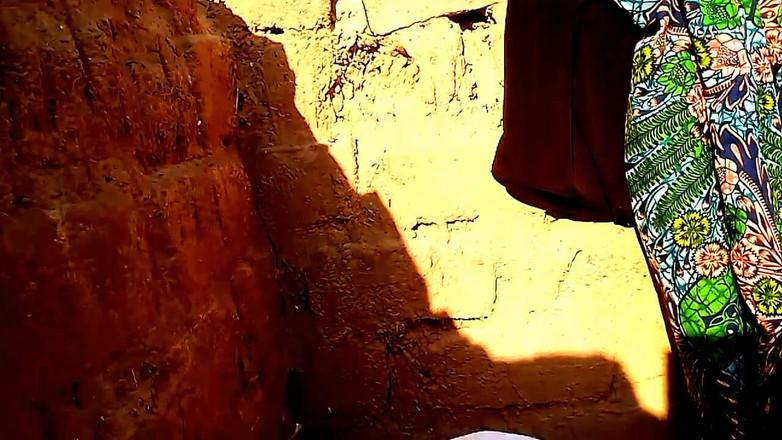 Judithxxx: Nel bagno del mio villaggio