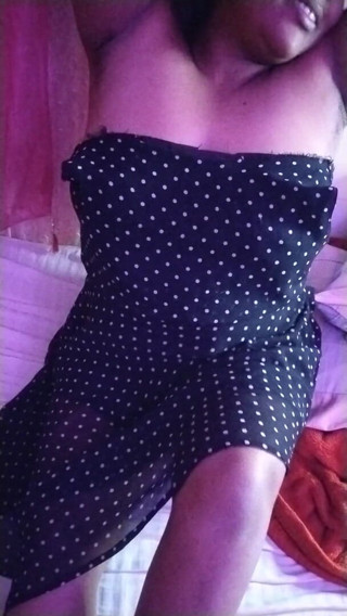 HotGirl21: Hot desi girl show here body with black cloth.