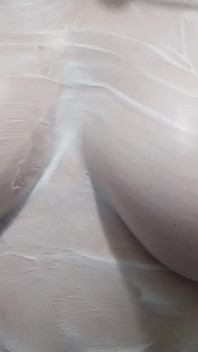 Insattuando le mie tette