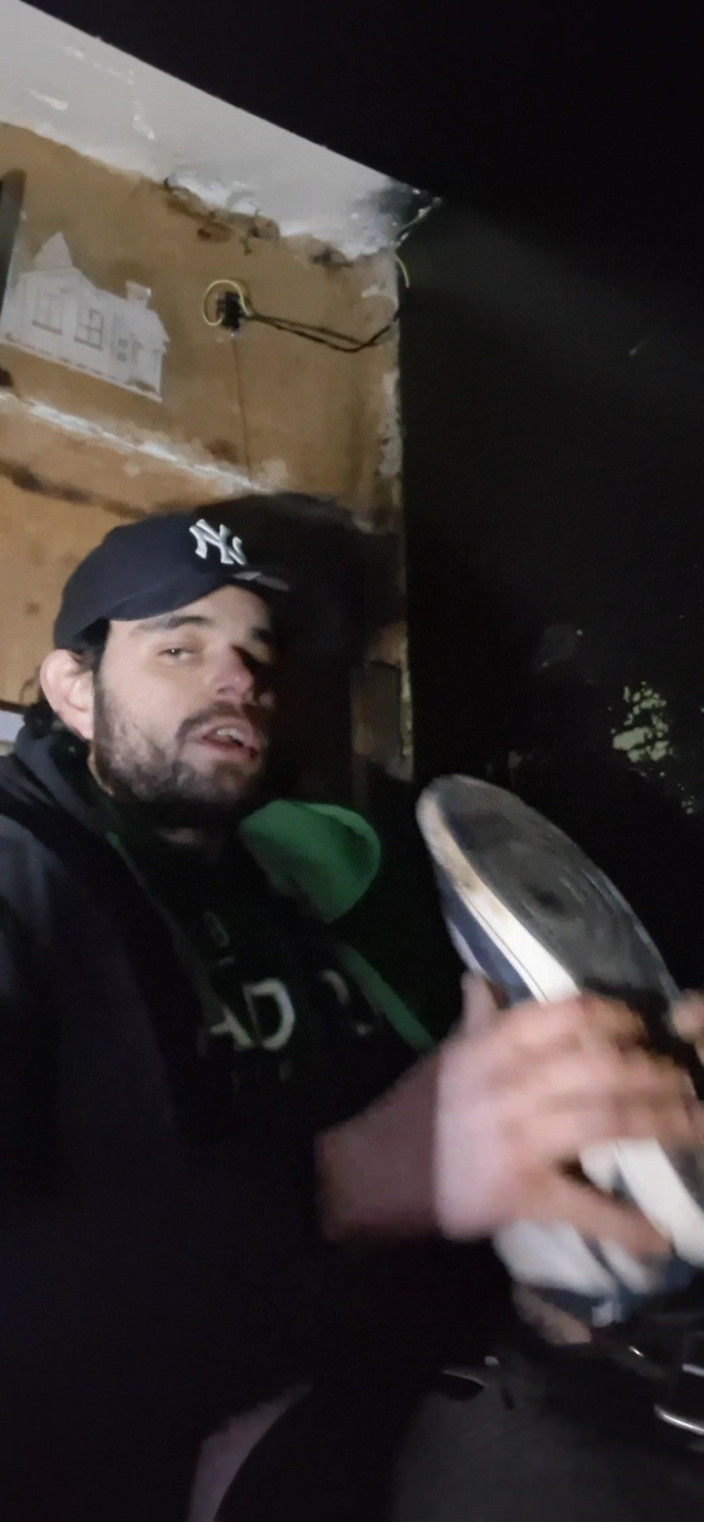 jerkofflover: Mój mega niesamowity orgazm w butach Nike