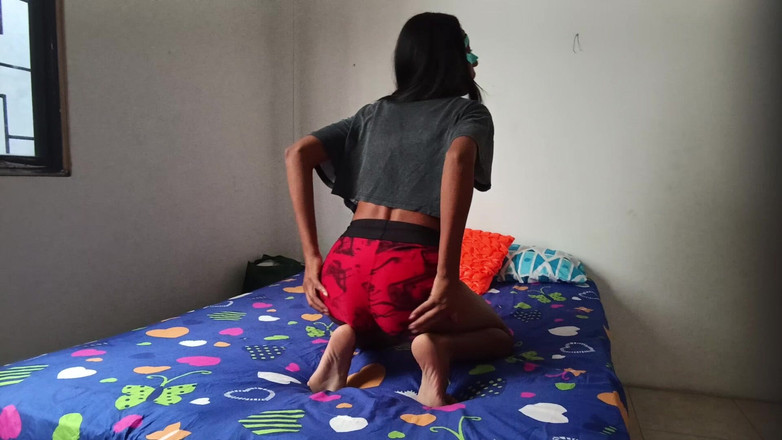 NEGRITA SEXY: Magere, donkerharige Indische vrouw vindt het heerlijk bij het aanraken...