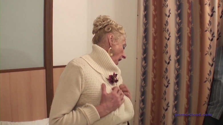 Porno Cloud: Grannys stepson
