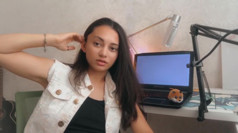 Malati Sex Education: Ciuman Lesbian Pertama Saya