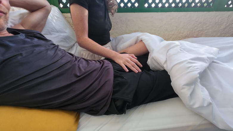 SkinnyWithAHugeDick: Škádlení Jeho Velkého Ptáka Na Našem Hotelovém Balkóně