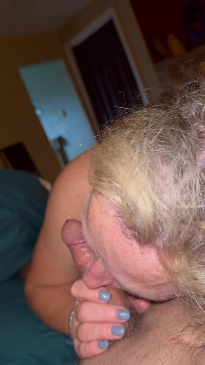 Bonewizzard69: Oral milf loira, sardas, olhos verdes chupa papai