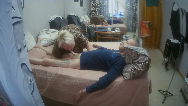 Zona901: Min styvmamma avbröt mitt avrunkning, gav mig en djup avsugning...