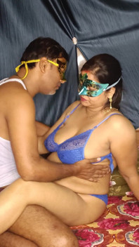 India ama de casa folla