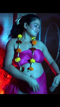 Sex fantezistă la petrecere acasă după atâta timp! Sex gratuit hindi
