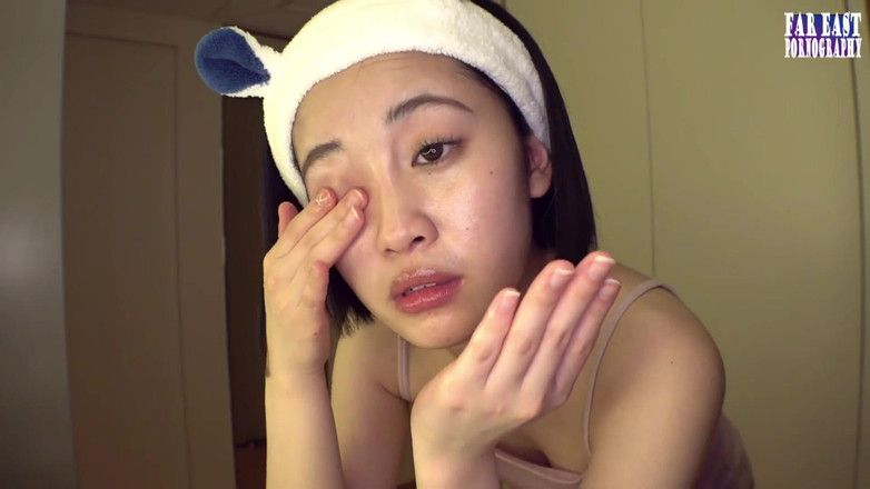 Far East pornography: 달콤한 안경은 끝없는 걸프 블리스에서 따뜻한 방울을 맛보는 게으른 날에 애타게 -3부