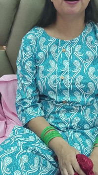完整视频：Devar Bhabhi 调情 Bhabhi 在印地语音频中充满活力时怀上了 Devar，想要真正的性高潮