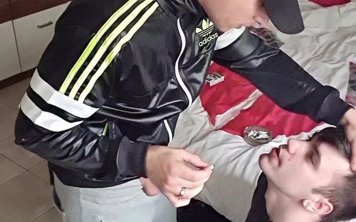 boyzxy212: Scally Boy fumează, ia muie adânc în gât curva homosexuală și ejaculează...