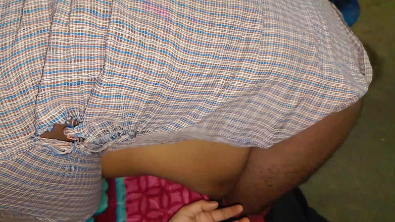 Priya Sena: Seksowna dupa Bhabhi rucha się w nocy na łóżku Bhabhi