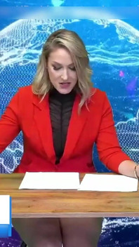 Milf Panas News Anchor Membaca Berita Semasa Menunggang Seorang Sybian