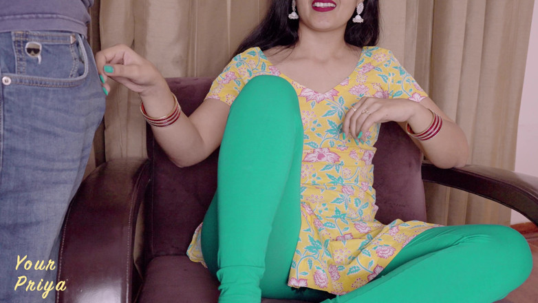 Your Priya: Une bhabhi indienne sexy se fait baiser pour la première...
