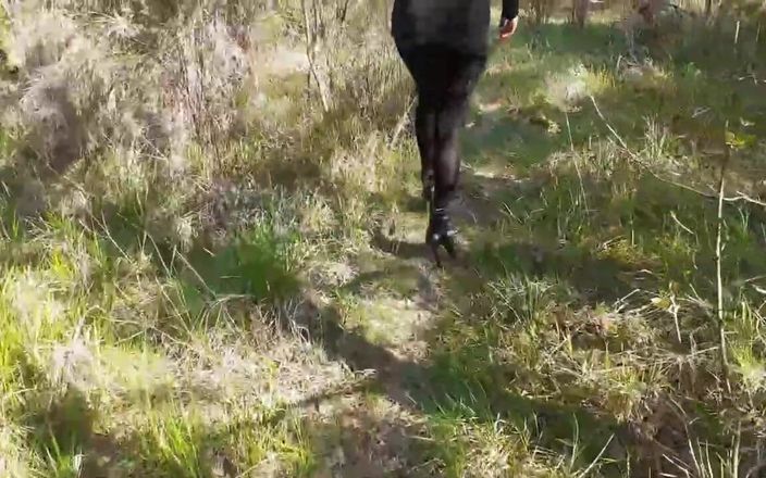 LauraOnHeels: High Heels and Walking in the Woods