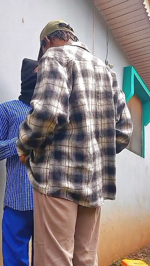 Stilesbhalifa1: ナイジェリアの大学男の子性と教師