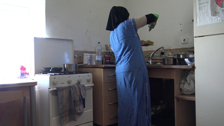 Souzan Halabi: Caseiro duro fodendo esposa árabe na cozinha