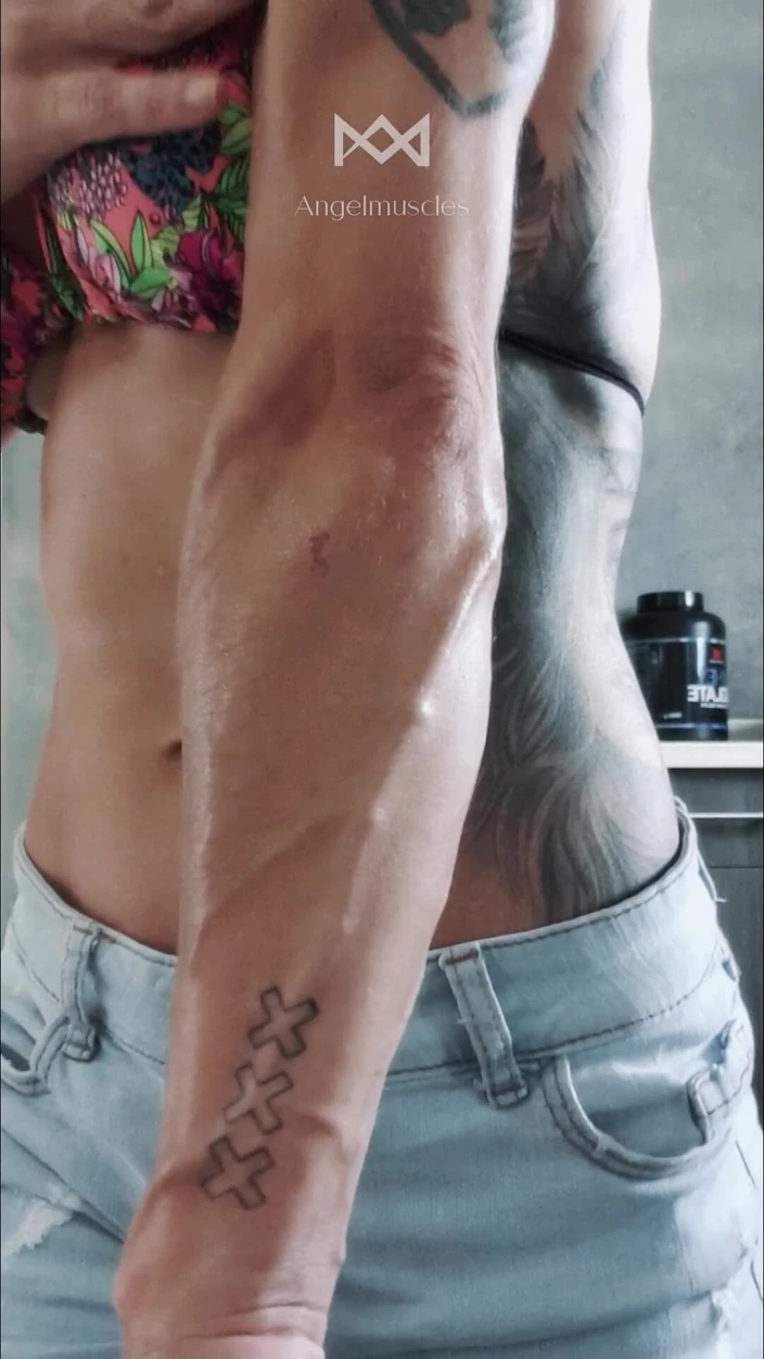 Angelmuscles: Only Veins in My Kitchen