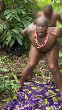 Xuống rừng nigeria với mông to daddy black vì một con chó cứng