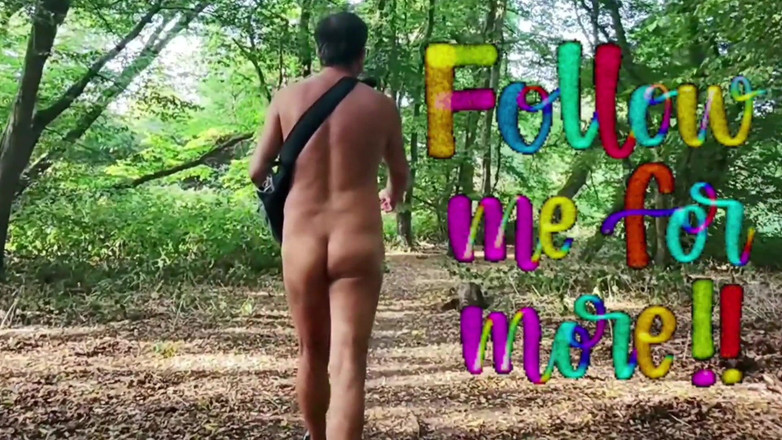 MaleModel: 公共の裸のウォーキング