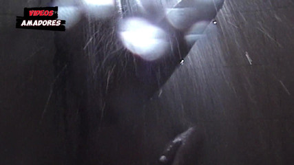 Amateurs videos: İki lezbiyen duş alıyor