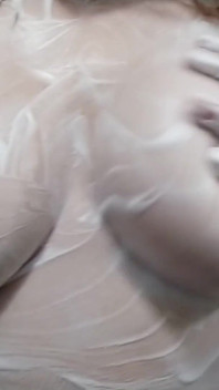 Je fais mousser mes seins