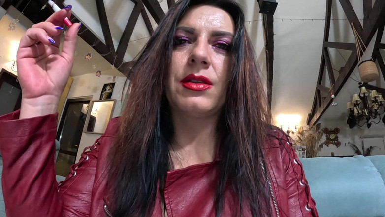 MilfyCalla: Spit fetiš posedlost - Sprosté řeči, kouření a mokrá masturbace 324