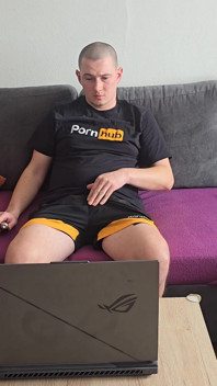 Regarder Du Porno Dans Ma Nouvelle Tenue Préférée M’a Trop Excitée