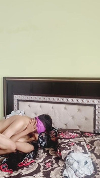 Desi-meisje Aaj Ghodi Banke Chudi Aur Apne borsten en Chut Me Vinger Dalwayi